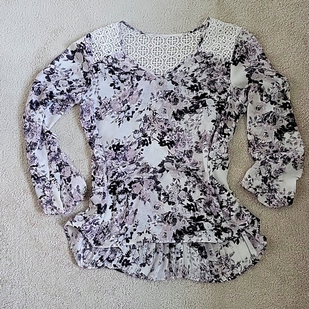 DR2 pleated high lo blouse